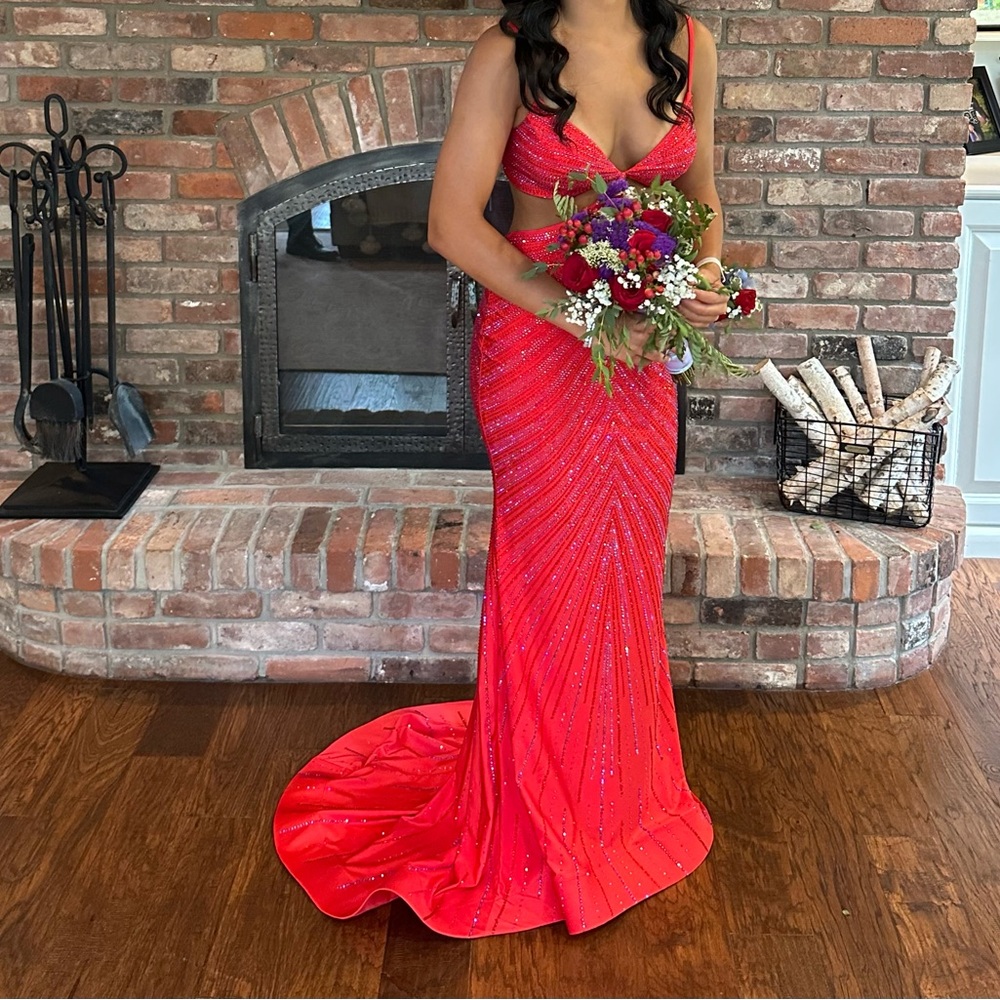 Sherri Hill Red Ruched Sweetheart Gown - Picture 4 of 7
